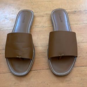 Madewell Boardwalk Post Slide, English Saddle color, size 9.5